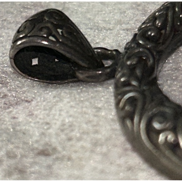 Sterling Silver Red Coral Disc Pendant Handcrafted Bali Thai Style Scrollwork - Picture 9 of 9